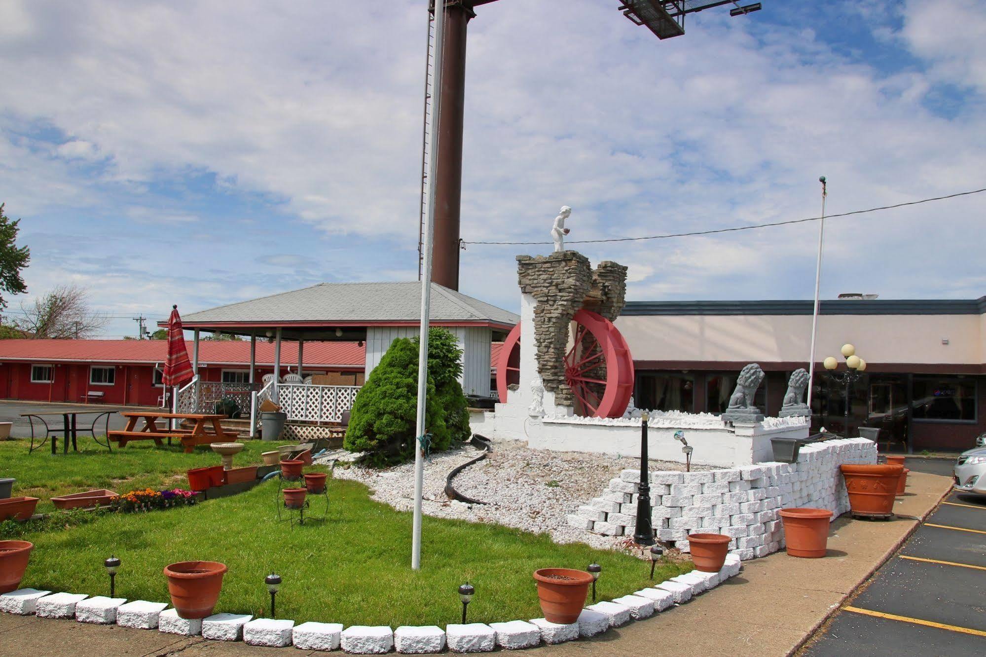 Woodland Inn Niagara Falls Exterior photo